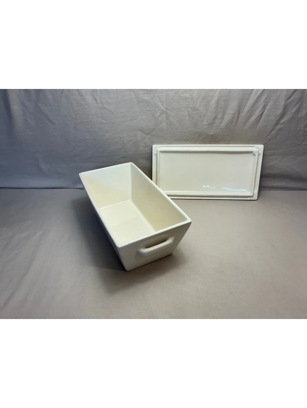 Real Home White Ceramic Rectangular Covered Storage Dish